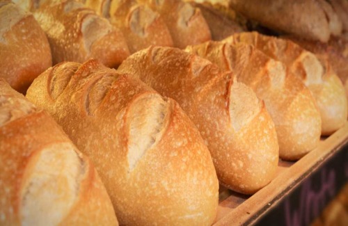 Glyceryl Stearate (GMS) in bread